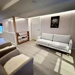 Charming & Modern Seaside House In Valsøyfjord