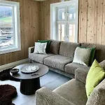 Charming & Modern Seaside House In Valsøyfjord