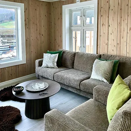 Charming & Modern Seaside House In Valsøyfjord